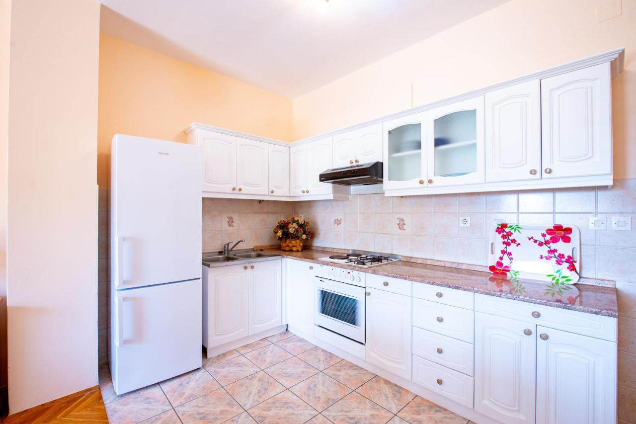 Apartments Facini Košljun Екстериор снимка