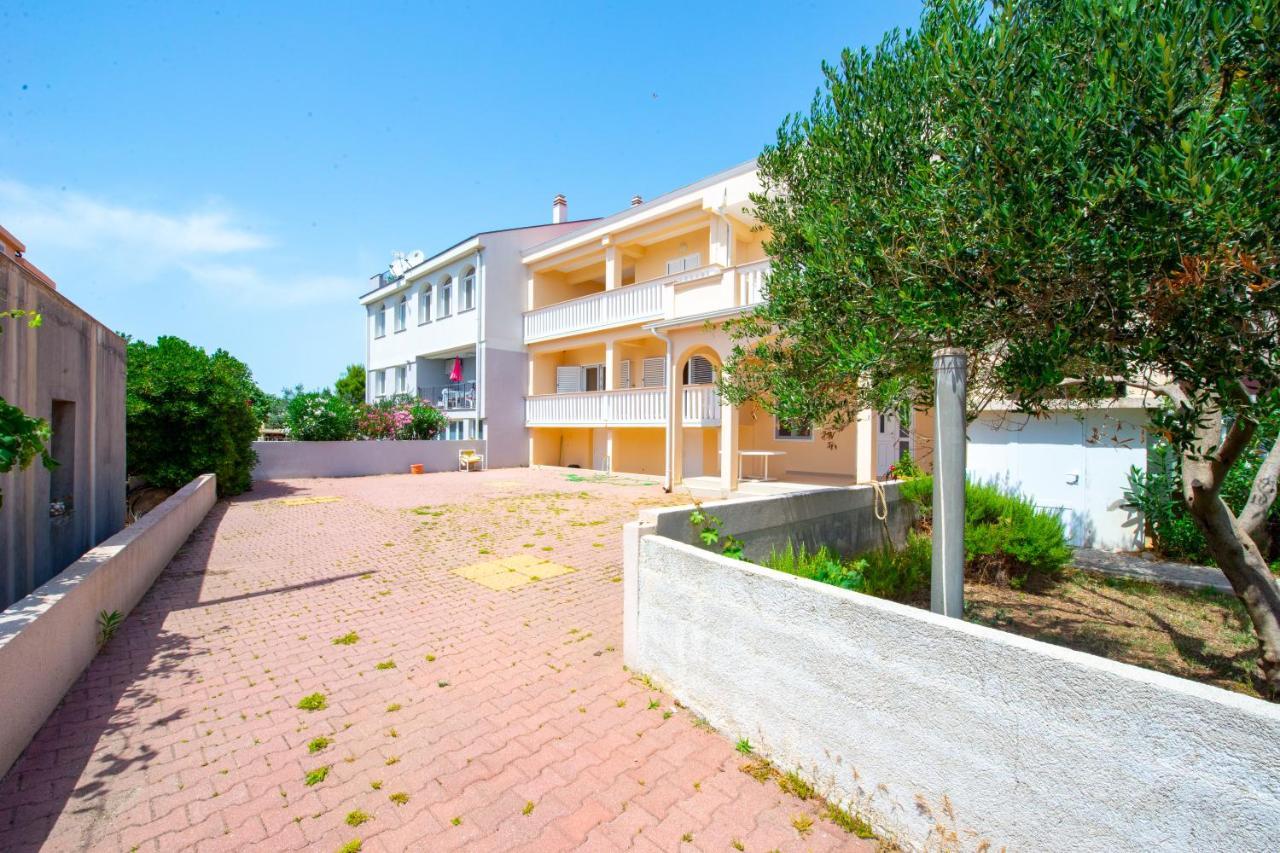 Apartments Facini Košljun Екстериор снимка